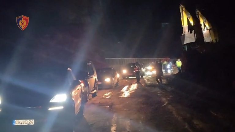 Pas 7 orësh hapet aksi Librazhd-Prrenjas