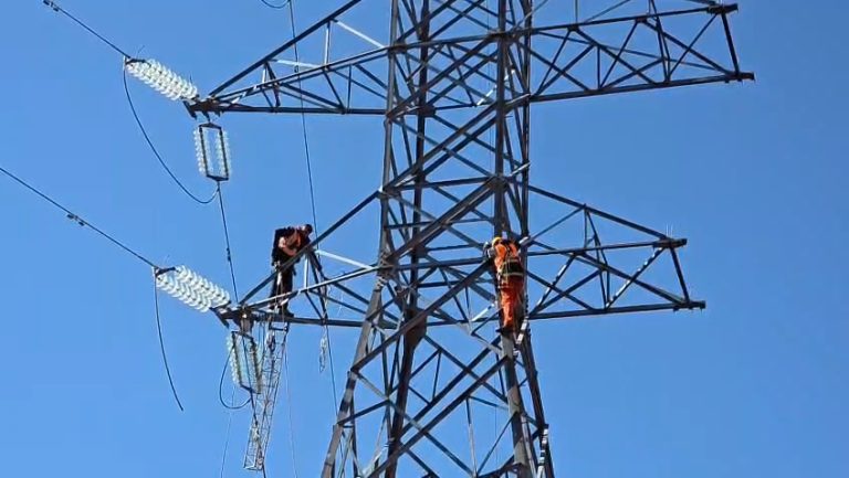 Situata e rrezikshme.Ndërpritet energjia elektrike në Librazhd