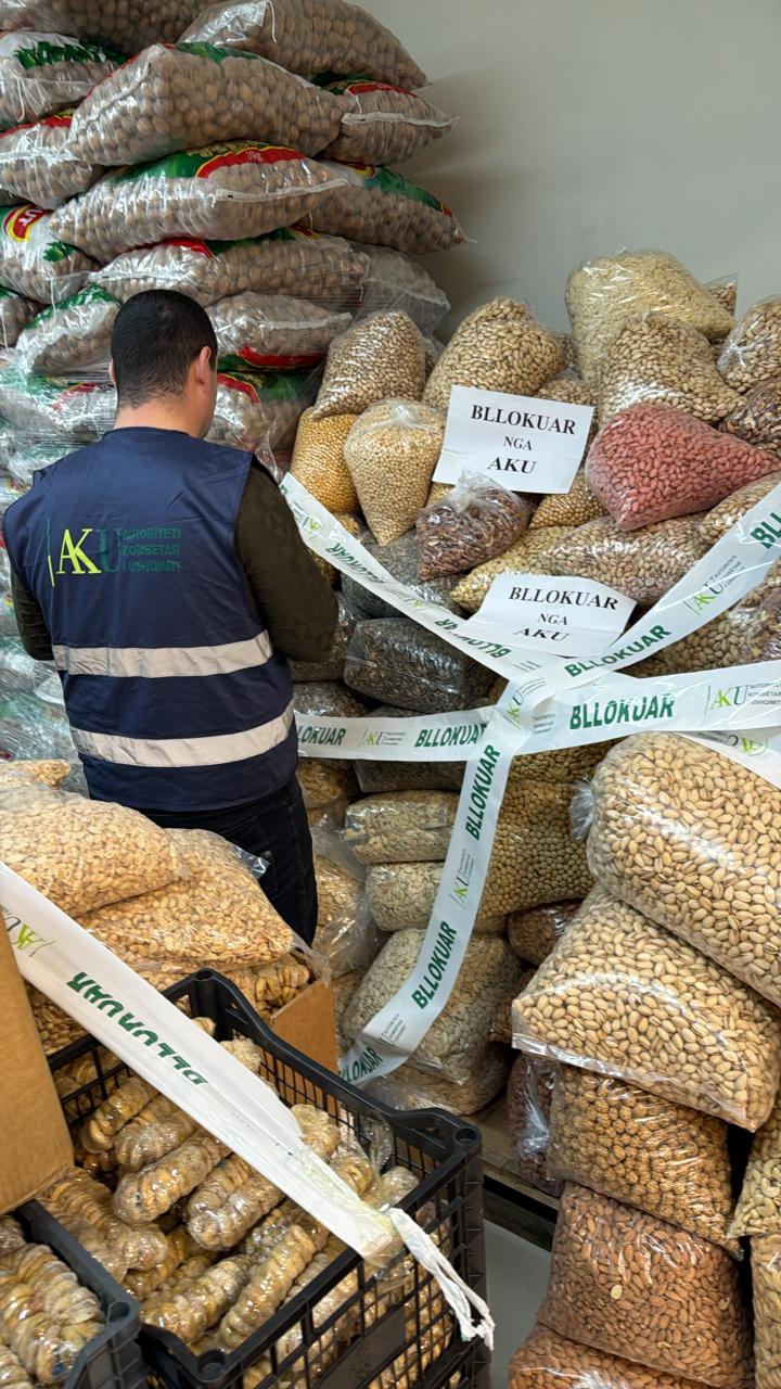 AKU bllokon mbi 2.4 tonë produkte me origjinë shtazore dhe fruta të thata në tregun Agro Ushqimor-Tiranë: Janë të pasigurta!