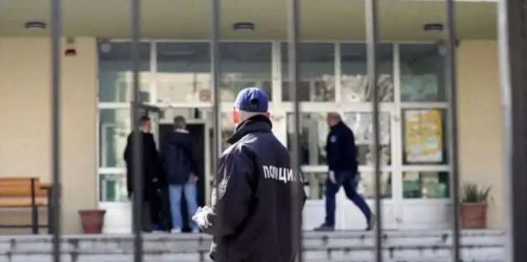 Alarm për bomba në shkollat e Tetovës