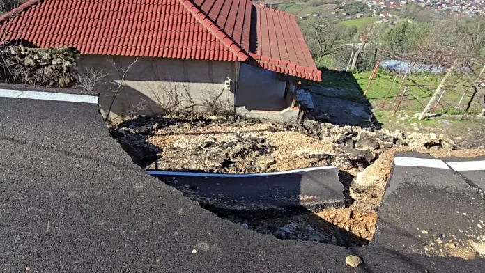 cfec6d91-58f4-4f65-8355-c65c4bc65111_sd