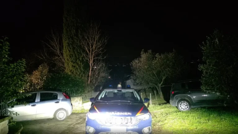 Tentativa e vjedhjes i merr jetën shqiptarit në Itali/ 46-vjeçari rrëzohet nga ballkoni pasi dëgjoi të shtënat, nuk i mbijetoi dot plagëve të marra