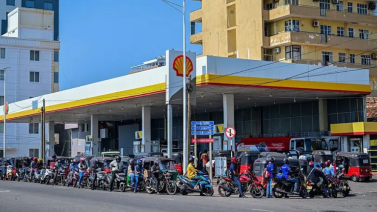 Sri Lanka shpall të mërkurat ditë feste zyrtare për të kursyer karburant