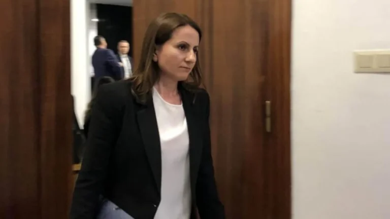 Gjyqtarja e Posaçme mbetet e bllokuar në Dubai pas pezullimit të fluturimeve si pasojë e luftës, shtyhet seanca e “Plumbit të Artë”